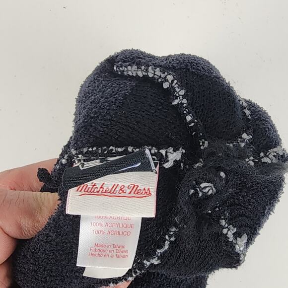 NBA Brooklyn Nets Mitchell & Ness Winter Ski Hat Cuffed Pom Beanie - Picture 8 of 10